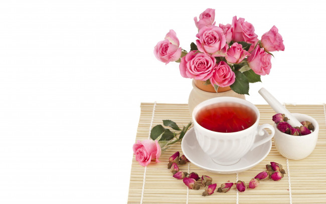 Обои картинки фото еда, напитки, Чай, розы, чай, бутоны, чашка, ступка