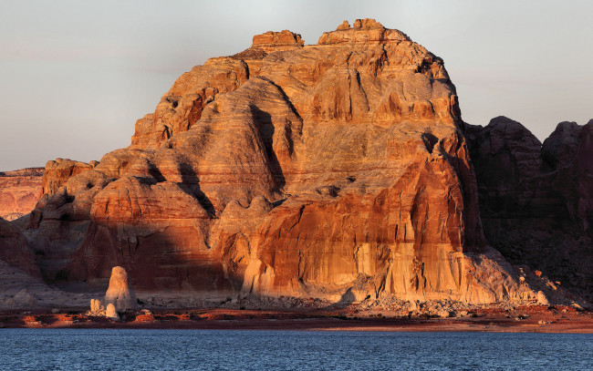 Обои картинки фото природа, горы, sunlight, lake, water, rocks, cliffs