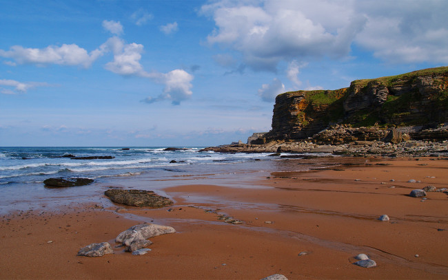 Обои картинки фото природа, побережье, песок, камни, волны, облака