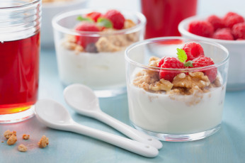 Картинка еда мороженое +десерты ягоды йогурт орехи малина десерт