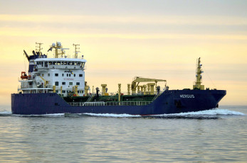 Картинка mergus корабли танкеры танкер