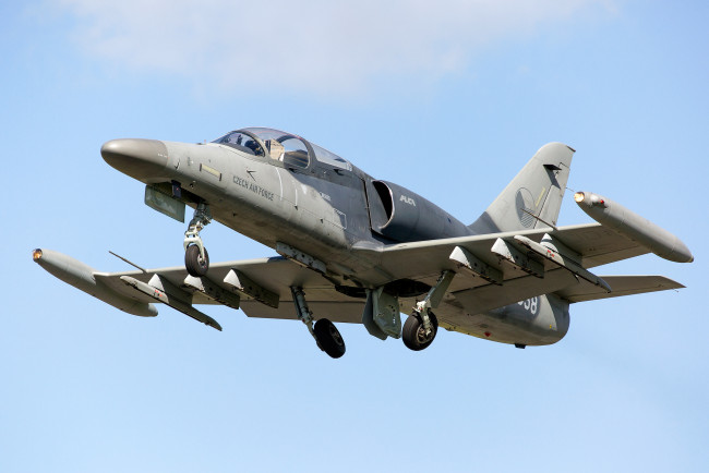 Обои картинки фото aero l-159a alca, авиация, боевые самолёты, истребитель
