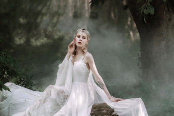 Картинка девушки -+невесты блондинка белое кружевное платье