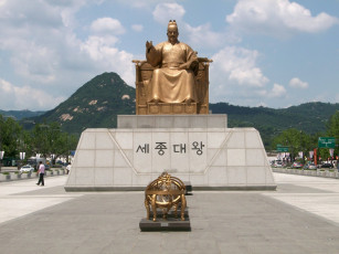 Картинка города памятники скульптуры арт объекты будда