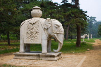 Картинка города памятники скульптуры арт объекты слон