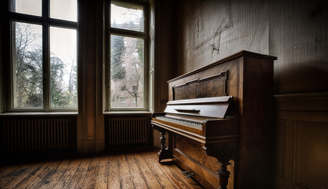 Обои картинки фото музыка, -музыкальные инструменты, комната, окно, пианино
