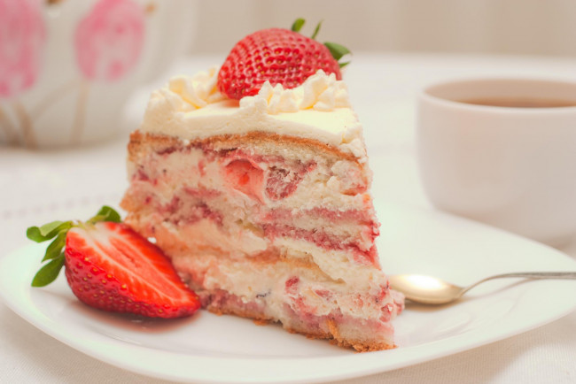 Обои картинки фото еда, торты, крем, торт, клубника