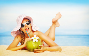 Картинка девушки -+брюнетки +шатенки пляж коктейль шляпа очки коса