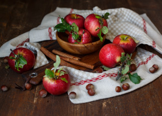 Картинка еда Яблоки яблоки орехи