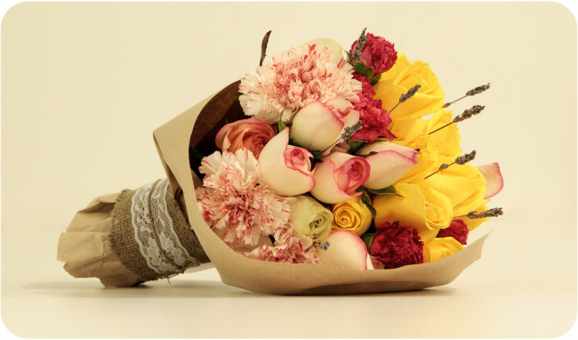 Обои картинки фото цветы, букеты,  композиции, букет, розы, гвоздики