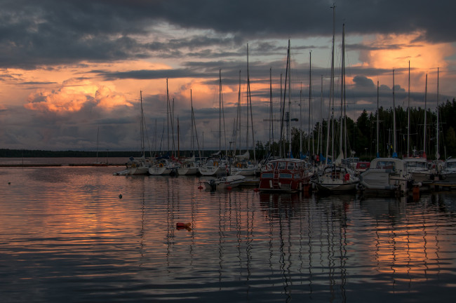 Обои картинки фото корабли, лодки,  шлюпки, закат, небо, пристань
