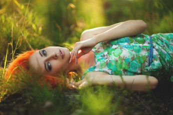 Картинка девушки -unsort+ рыжеволосые+и+другие платье рыжая девушка лето трава