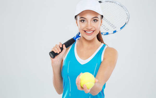 Обои картинки фото спорт, теннис, девушка, взгляд, фон, ракетка