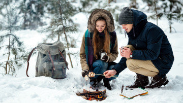 Картинка разное мужчина+женщина влюбленные пикник костер зима