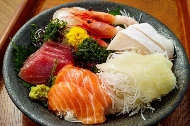 Обои картинки фото еда, рыба,  морепродукты,  суши,  роллы, лосось, тунец
