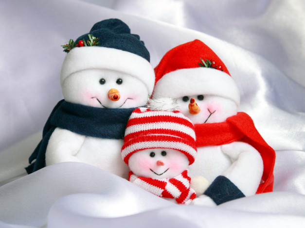 Обои картинки фото праздничные, снеговики, семейка