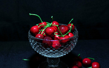 Картинка еда вишня +черешня ягоды вишни миска хрусталь