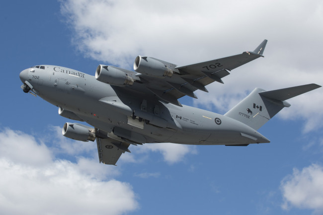 Обои картинки фото авиация, военно-транспортные самолёты, самолёт, военно-транспортный, стратегический, globemaster, iii, c-17