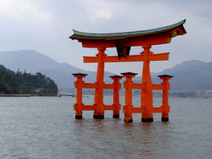 Картинка хиросима города памятники скульптуры арт объекты япония ворота море