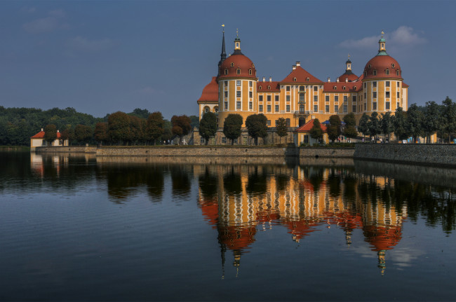 Обои картинки фото moritzburg, castle, germany, города, дворцы, замки, крепости, замок, морицбург, вода, отражение, германия
