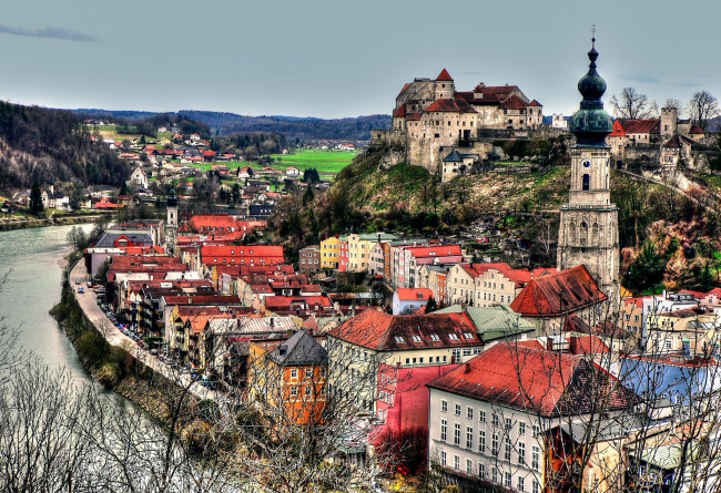 Обои картинки фото города, панорамы, река, крыши, собор, burghausen, bavaria, germany