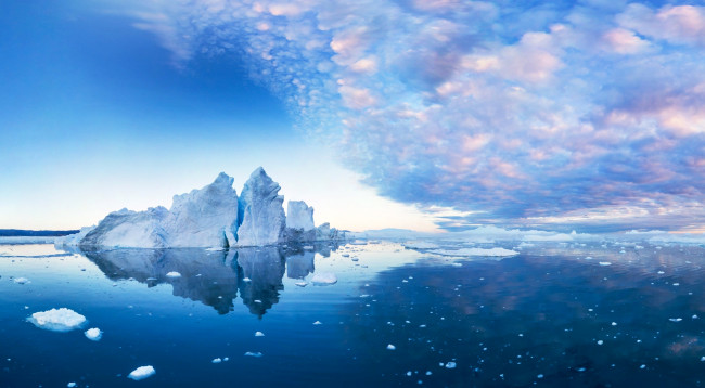 Обои картинки фото природа, айсберги и ледники, небо, облака, море, лед, айсберг