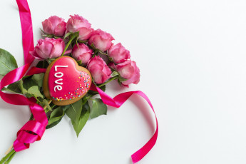 Картинка праздничные день+святого+валентина +сердечки +любовь надпись пряник розы лента