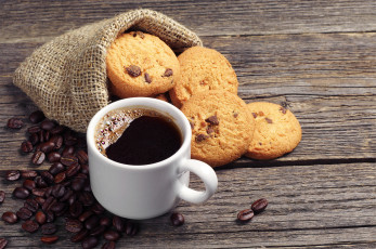 Картинка еда кофе +кофейные+зёрна кофейные зёрна стол кружка напиток шоколад овсяное печенье