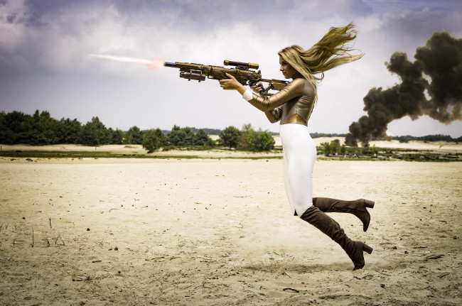 Обои картинки фото девушки, -unsort , девушки с оружием, оружие, девушка