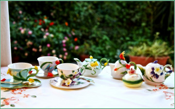 Картинка разное посуда столовые приборы кухонная утварь фарфор декор блюдца чашки