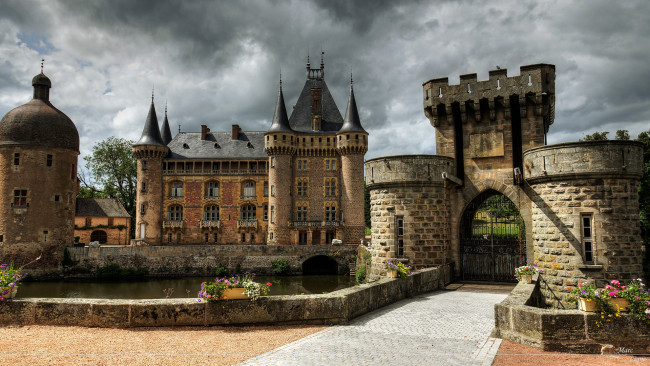 Обои картинки фото castle of la clayette франция, города, замки франции, франция, замок, ландшафт