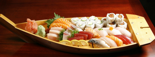 Обои картинки фото еда, рыба,  морепродукты,  суши,  роллы, ассорти, роллы, суши, кухня, японская