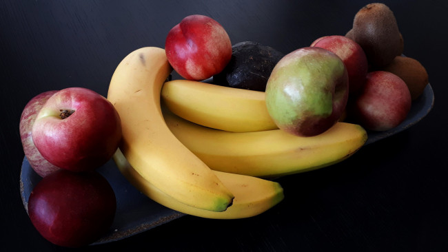 Обои картинки фото еда, фрукты,  ягоды, яблоки, нектарин, киви, бананы