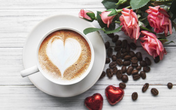Картинка еда кофе +кофейные+зёрна сердце розы букет конфеты чашка кофейные зерна шоколадные