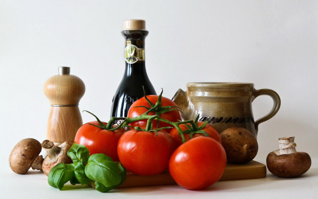 Обои картинки фото еда, помидоры, базилик, томаты