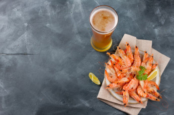 Картинка еда рыбные+блюда +с+морепродуктами креветки пиво лимон