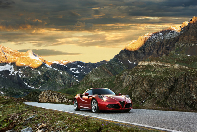 Обои картинки фото 2014 alfa romeo 4c, автомобили, alfa romeo, пейзаж, горы, дорога, красный, alfa, romeo