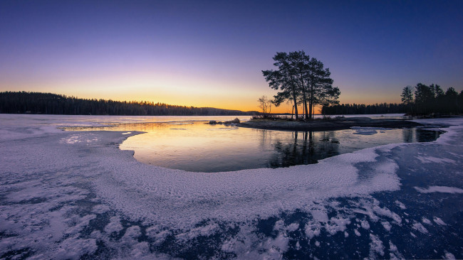 Обои картинки фото природа, реки, озера, закат, финляндия, деревья, лёд, озеро
