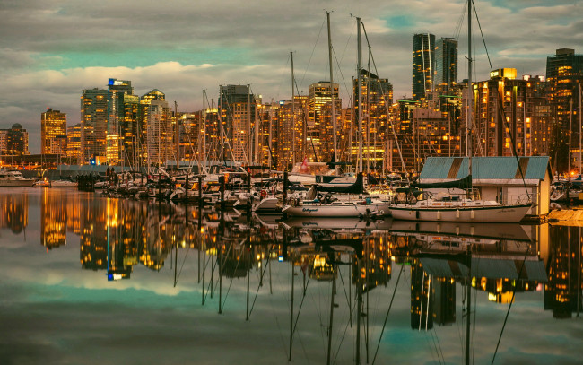Обои картинки фото города, ванкувер , канада, пристань, яхты, вечер, огни