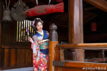 Картинка девушки -+азиатки кимоно веер дом