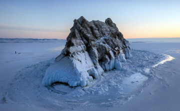 Картинка природа горы горные породы зима лед холод пейзаж озеро байкал