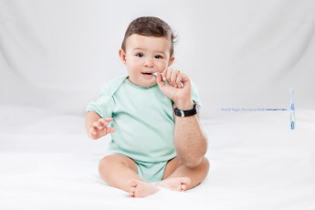 Картинка бренды oral рука зубная щетка мальчик
