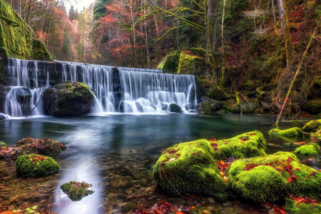 Обои картинки фото природа, водопады, лес, камни, мох