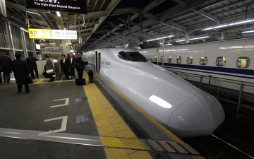 обоя japan, high, speed, train, техника, поезда, перрон, поезд, вокзал