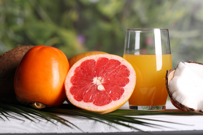 Обои картинки фото еда, напитки, сок, кокос, грейпфрут, хурма, фрукты, апельсиновый