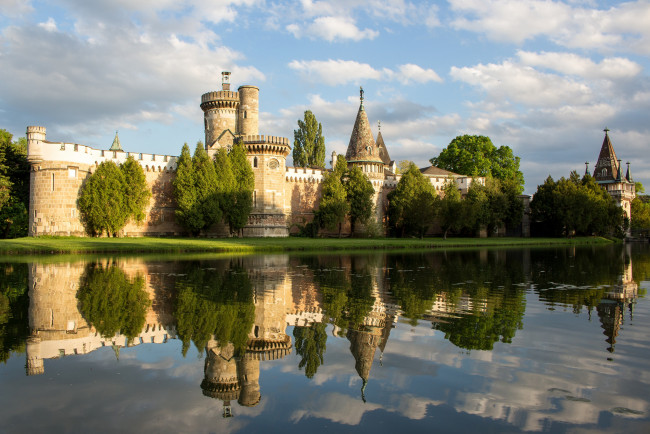 Обои картинки фото franzensburg, города, - дворцы,  замки,  крепости, стены, река, башни