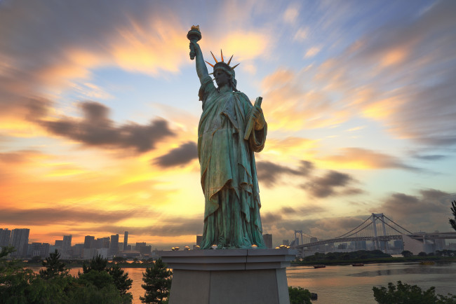 Обои картинки фото tokyo odaiba - the statue of liberty, города, токио , Япония, статуя