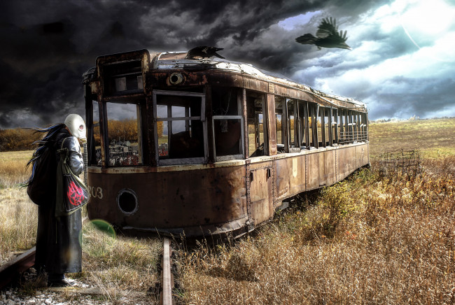 Обои картинки фото фэнтези, фотоарт, человек, апокалипсис, противогаз, ворон, трамвай