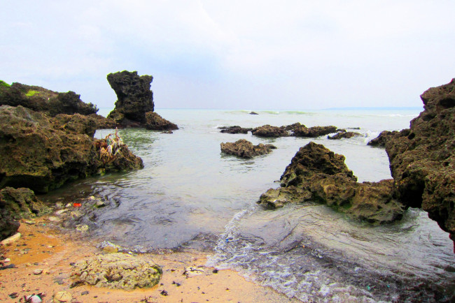 Обои картинки фото the, reefs, and, beach, природа, побережье, море, пляж, скалы