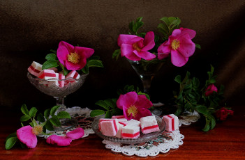 Картинка еда конфеты +шоколад +сладости шиповник цветы сладости натюрморт